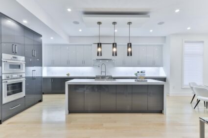 Maximizing Space with Smart Kitchen Cabinet Solutions